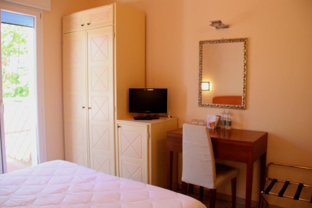 Alba Hotel Marina di Ravenna Exterior photo