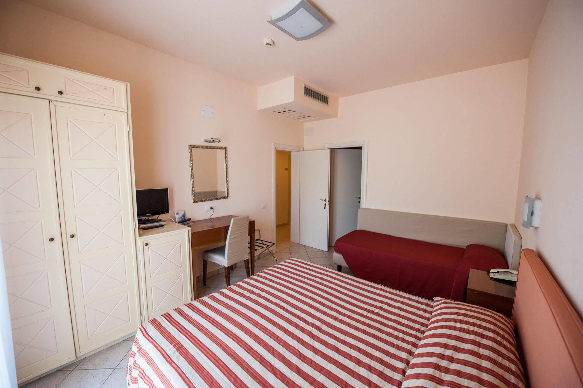 Alba Hotel Marina di Ravenna Exterior photo